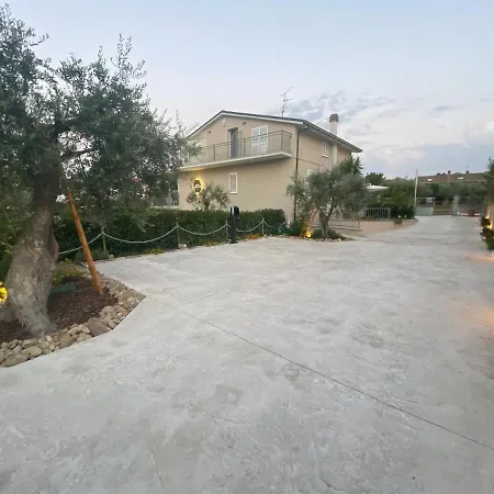 Nocleg ze śniadaniem Borgo Incoronata 4*